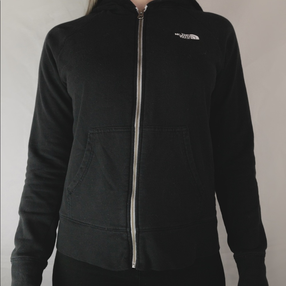 North Face zip up hoodie. size medium.